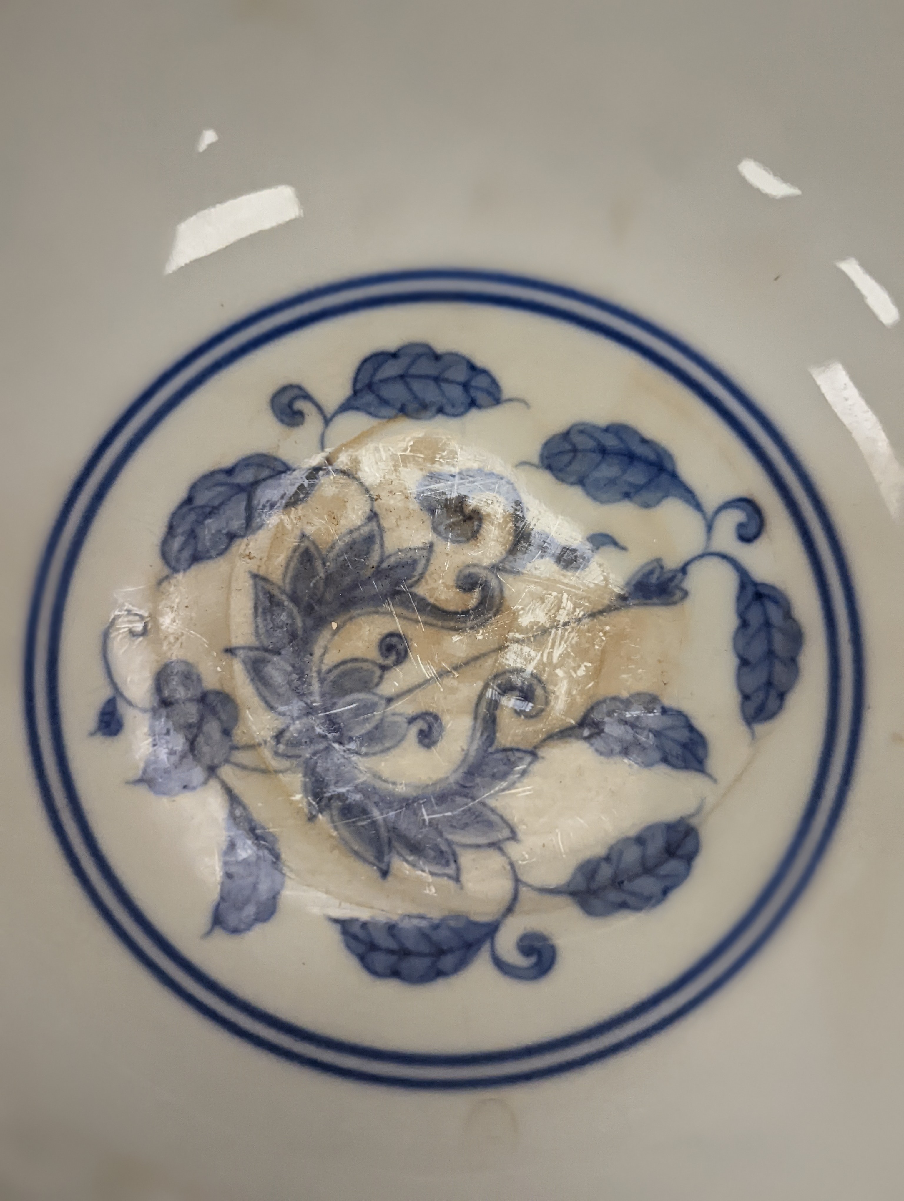 A Chinese blue and white bowl, 14 cms diameter.